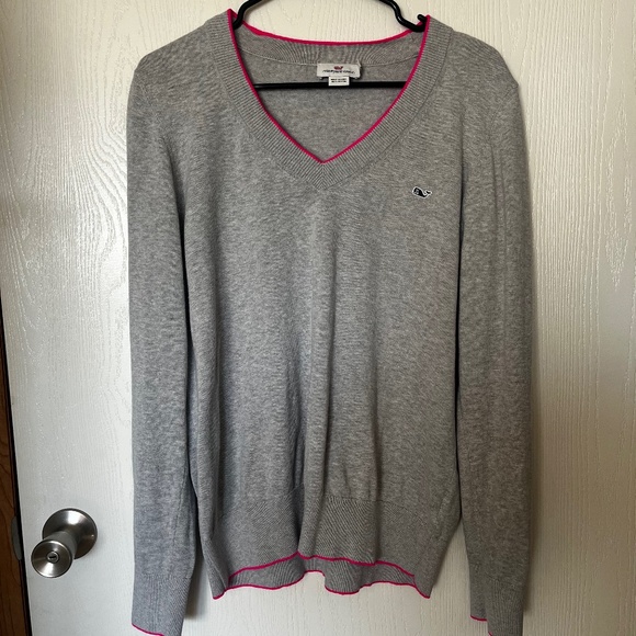Vineyard Vines Sweaters - Vineyard Vines Grey Pink Stripe V-Neck Size Large